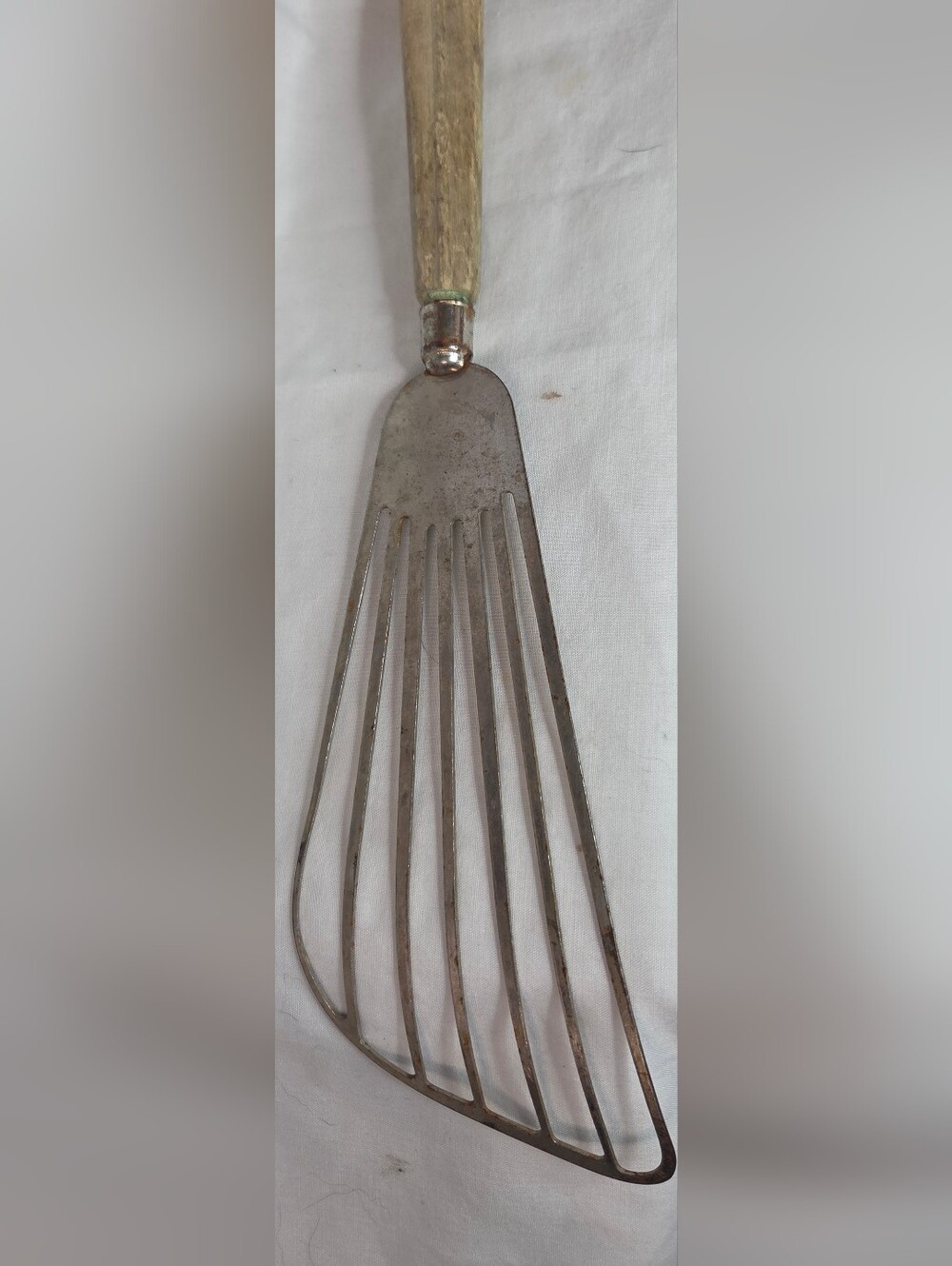 VINTAGE A&J BATTER BEATER WOOD HANDLE MADE IN USA COTTAGE CORE WHIPPER FLIPPER